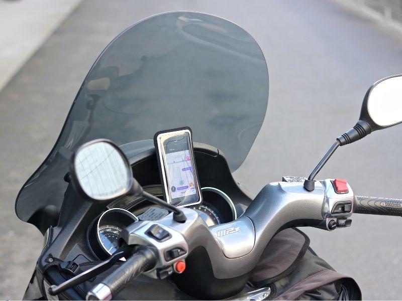 Shapeheart - Support smartphone magnétique pour tableau de bord scooter